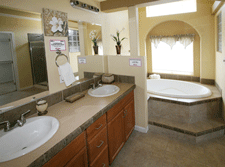 Bath in a Fiesta Manufactured Home in Las Cruces, NM